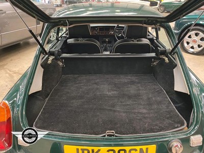 Lot 184 - 1974 MG B GT