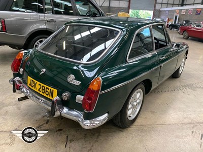 Lot 184 - 1974 MG B GT