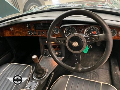 Lot 184 - 1974 MG B GT