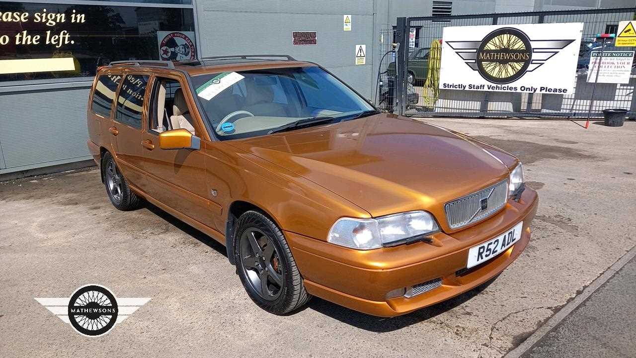 Lot 54 - 1997 VOLVO V70 R AWD