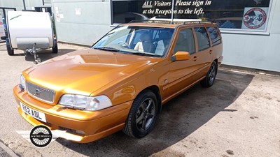 Lot 54 - 1997 VOLVO V70 R AWD