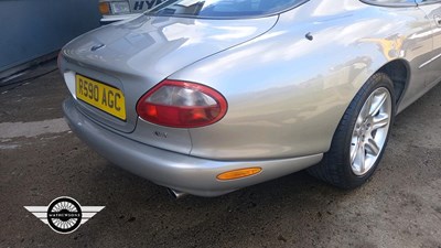 Lot 698 - 1998 JAGUAR XK8 COUPE AUTO