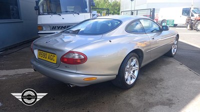 Lot 194 - 1998 JAGUAR XK8 COUPE AUTO