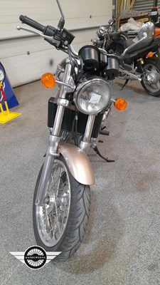 Lot 218 - 1999 TRIUMPH THUNDERBIRD