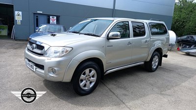 Lot 232 - 2011 TOYOTA HILUX INVINCIBLE D-4D 4X4