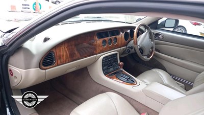 Lot 280 - 1999 JAGUAR XK8 COUPE AUTO