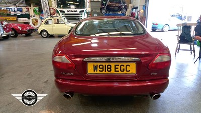 Lot 284 - 2000 JAGUAR XK8 COUPE AUTO