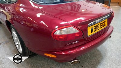 Lot 284 - 2000 JAGUAR XK8 COUPE AUTO