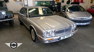 Lot 310 - 2000 DAIMLER SUPER V8 AUTO