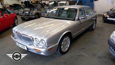 Lot 310 - 2000 DAIMLER SUPER V8 AUTO