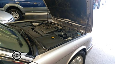 Lot 310 - 2000 DAIMLER SUPER V8 AUTO