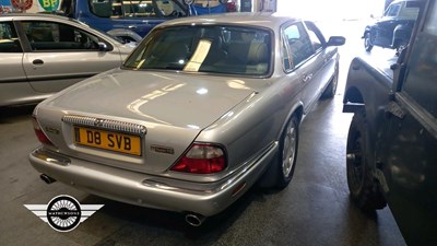 Lot 310 - 2000 DAIMLER SUPER V8 AUTO