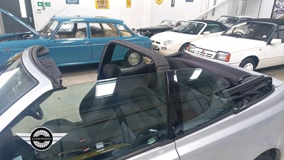 Lot 87 - 2001 VOLKSWAGEN GOLF CABRIOLET