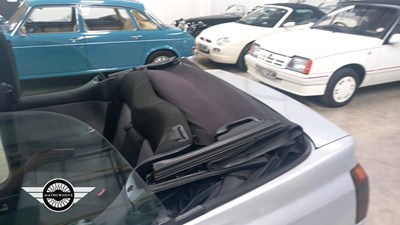 Lot 87 - 2001 VOLKSWAGEN GOLF CABRIOLET