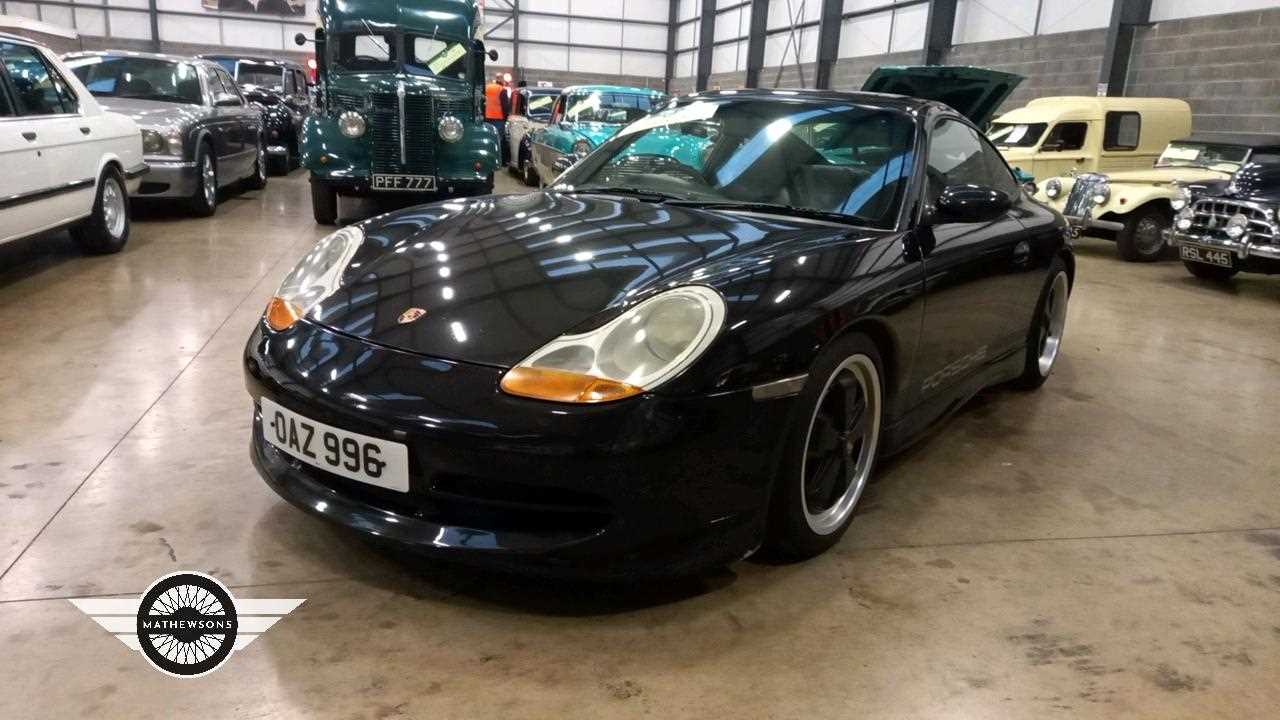 Lot 208 - 1998 PORSCHE 911 CARRERA