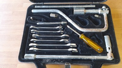 Lot 517 - JAGUAR TOOL KIT