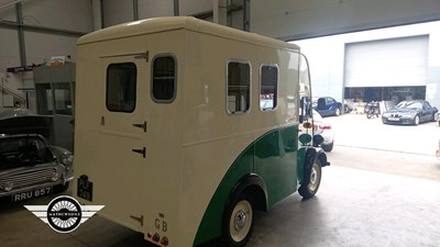 Lot 430 - 1954 MORRIS J TYPE