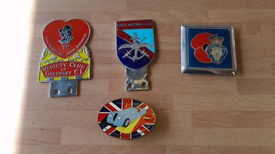 Lot 643 - SELECTION OF CAR BADGES