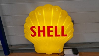 Lot 393 - SHELL PLASTIC LIGHT UP SIGN  20" X 20"