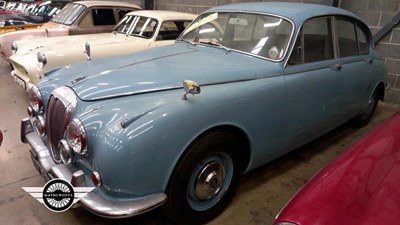 Lot 534 - 1968 DAIMLER V8 250