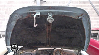 Lot 534 - 1968 DAIMLER V8 250