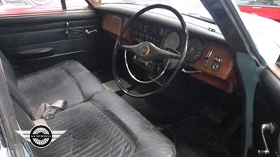 Lot 534 - 1968 DAIMLER V8 250