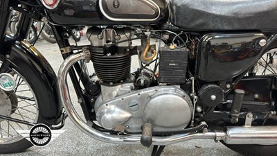 Lot 554 - 1957 ARIEL 650 TWIN