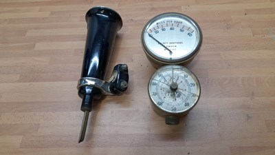 Lot 225 - ELLIOTT BROTHERS SPEEDOMETER & KING OF THE ROAD MOTORCYCLE HORN AROUND 1920'S