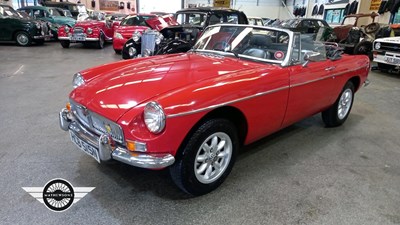 Lot 670 - 1975 MG B