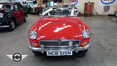 Lot 670 - 1975 MG B