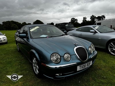 Lot 798 - 1999 JAGUAR S-TYPE V6 AUTO