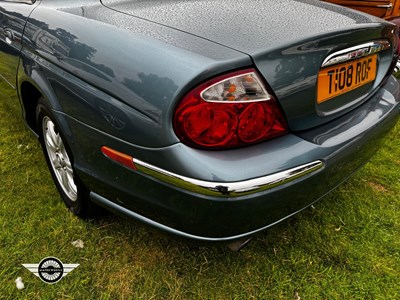 Lot 798 - 1999 JAGUAR S-TYPE V6 AUTO