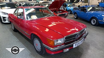 Lot 112 - 1989 MERCEDES 300 SL AUTO