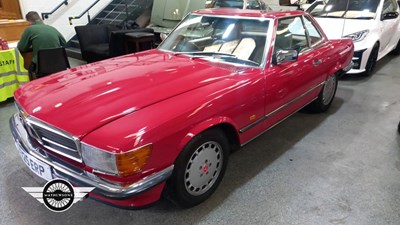 Lot 730 - 1989 MERCEDES 300 SL AUTO