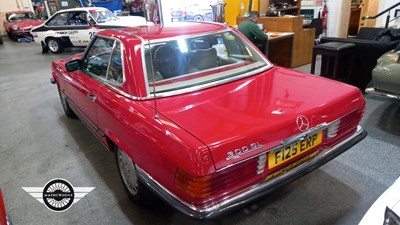 Lot 730 - 1989 MERCEDES 300 SL AUTO