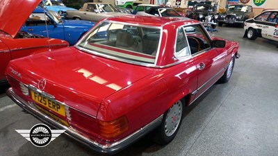 Lot 730 - 1989 MERCEDES 300 SL AUTO