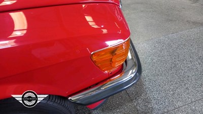 Lot 730 - 1989 MERCEDES 300 SL AUTO