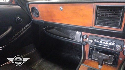 Lot 694 - 1974 TRIUMPH STAG AUTO