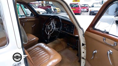 Lot 822 - 1963 ROVER 110