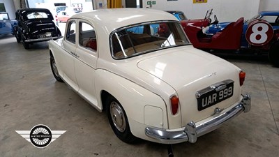 Lot 822 - 1963 ROVER 110