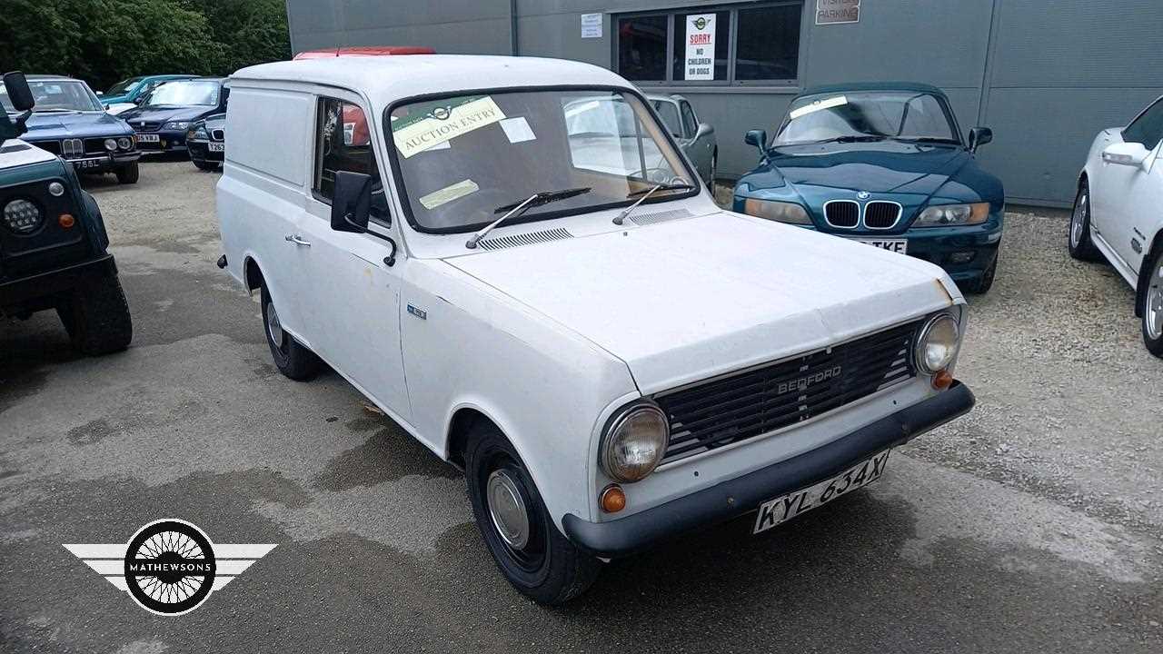 Lot 343 - 1982 BEDFORD 6 CWT HAE(PO)