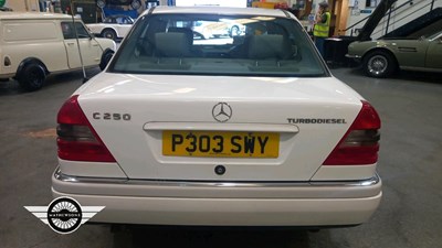 Lot 792 - 1996 MERCEDES C250 ELEGANCE TD AUTO