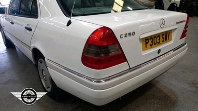 Lot 792 - 1996 MERCEDES C250 ELEGANCE TD AUTO