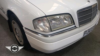 Lot 792 - 1996 MERCEDES C250 ELEGANCE TD AUTO