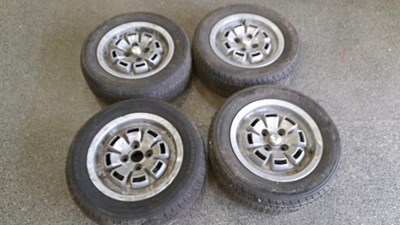 Lot 421 - SET OF 4 TRIUMPH ALLOY WHEELS 5.5J X 13 X 24.5