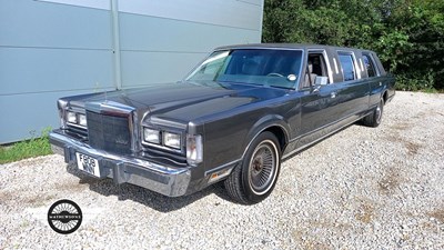 Lot 834 - 1989 LINCOLN TOWNCAR