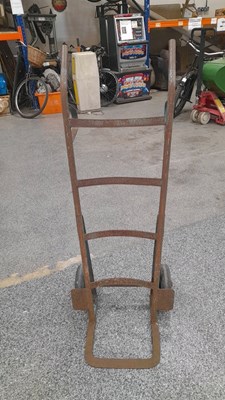 Lot 885 - SACK BARROW WITH RUBBER WHEELS