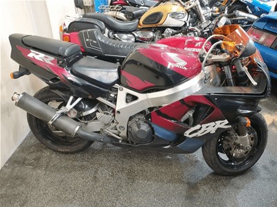 Lot 394 - 1995 HONDA CBR900