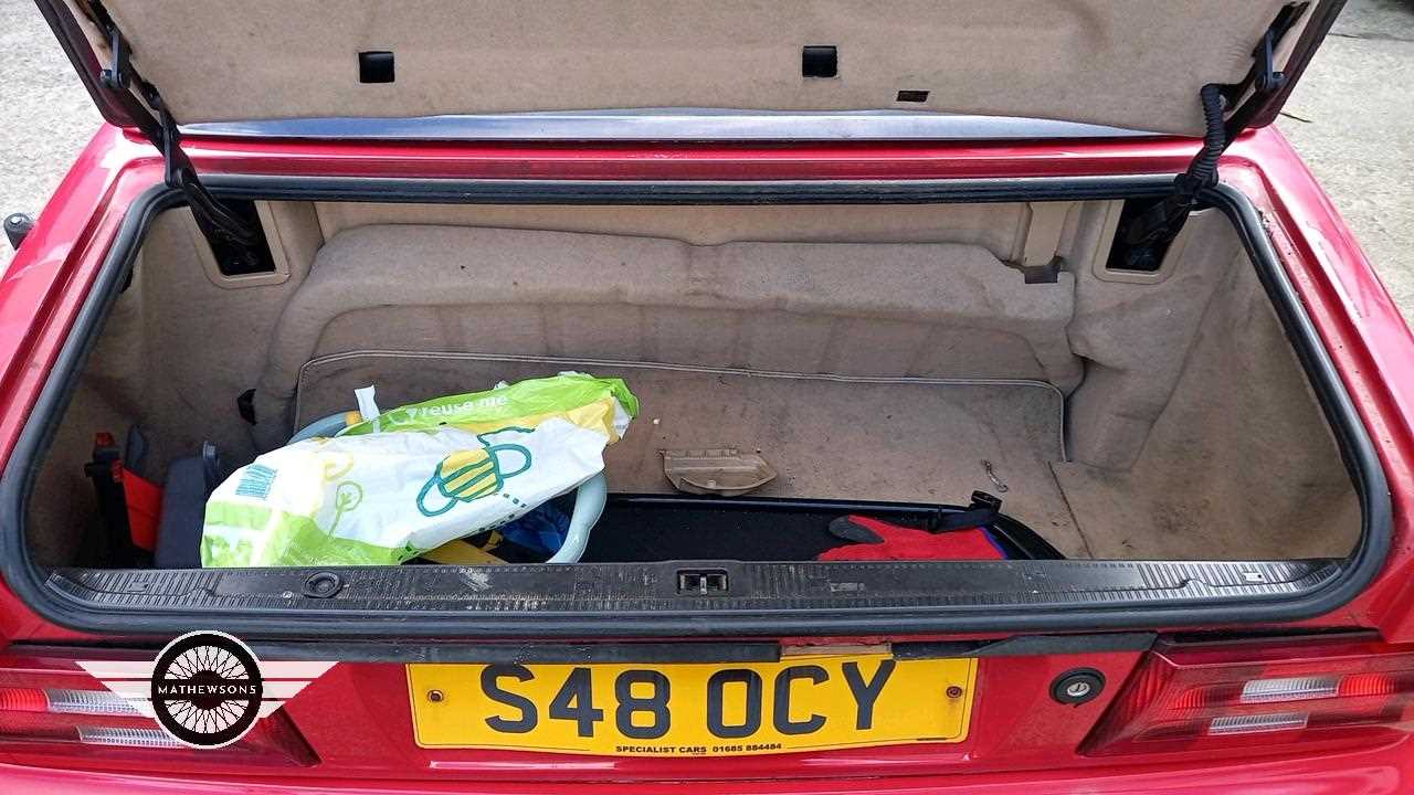 Lot 10 1999 MERCEDES SL280 AUTO