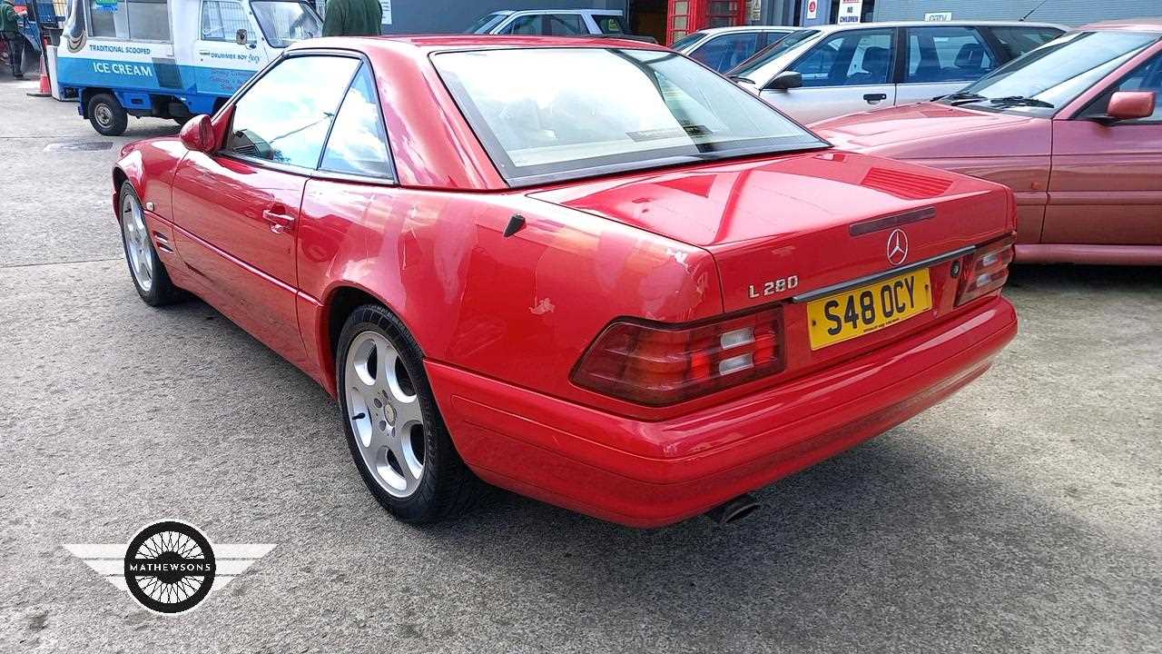 Lot 10 1999 MERCEDES SL280 AUTO